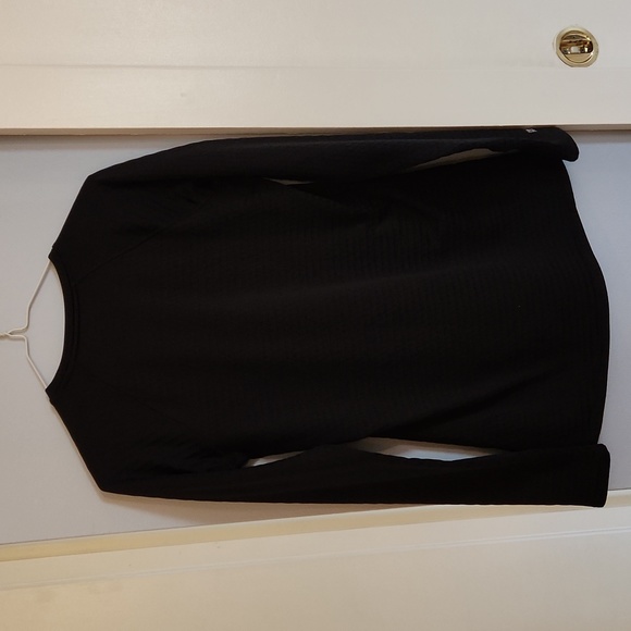 Under Armour baselayer shirt - Picture 4 of 5